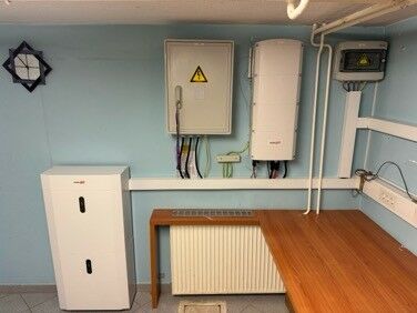Optimalno načrtovanje sončne elektrarne s hranilnikom električne energije