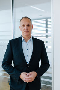 dr. VLADIMIR VUKADIN